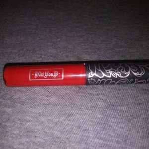 Red kat Von D lip stick